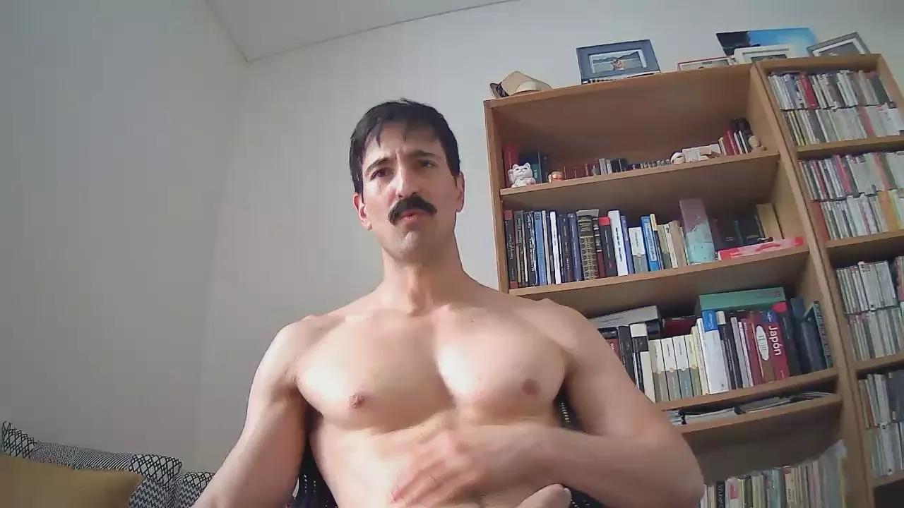 hornet_332 on Cam4 