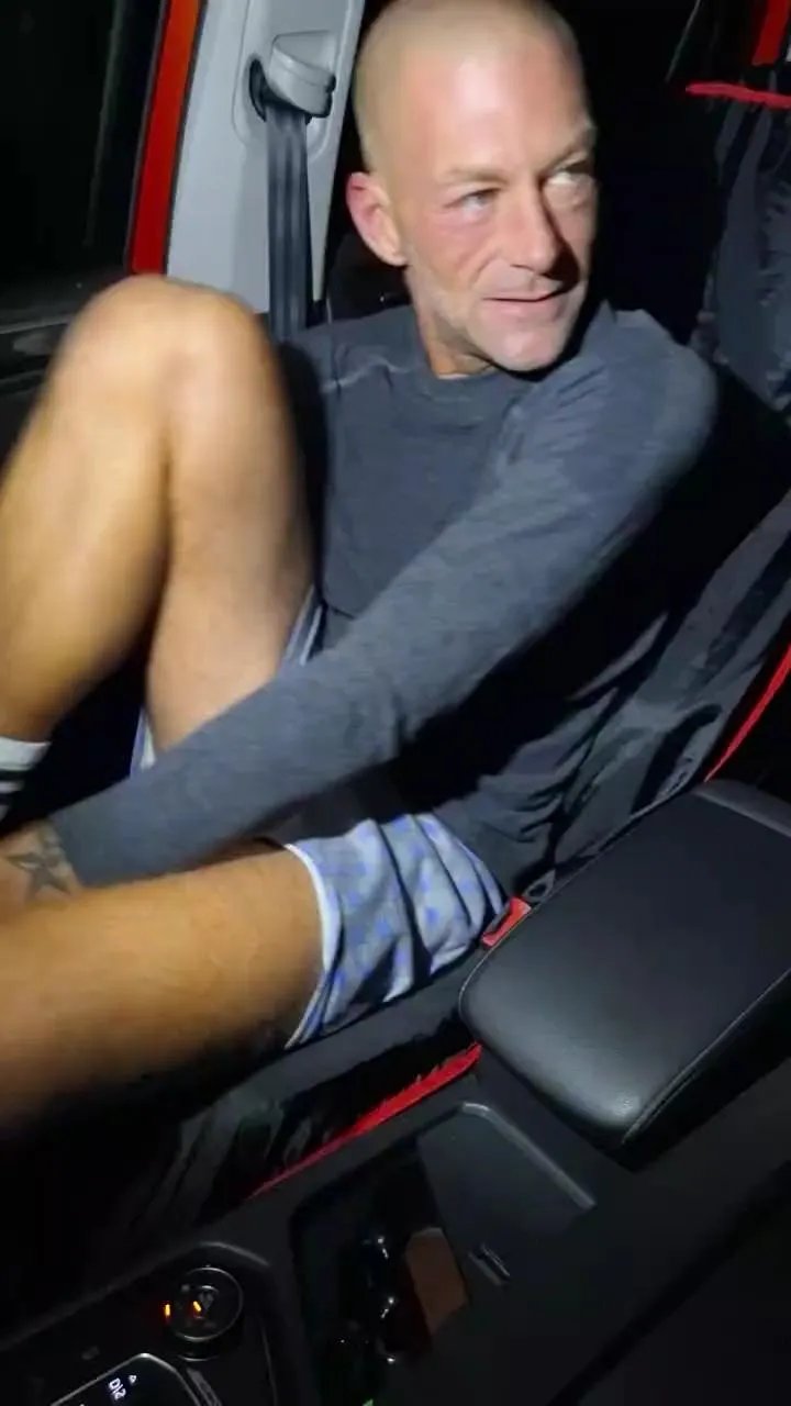 Offline Jan_uncensored on Cam4