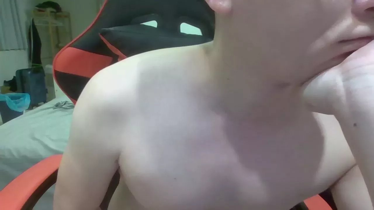 Offline joseph13579 on Cam4