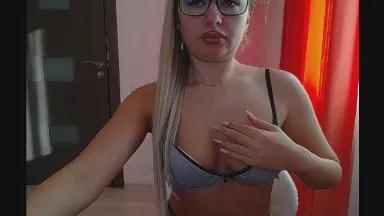 Julianna69 on Cam4 