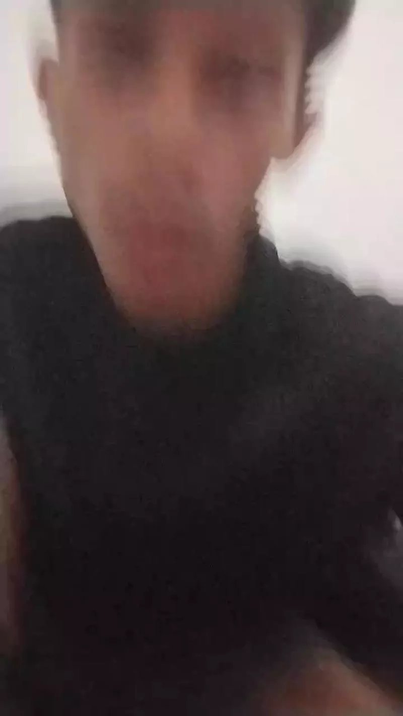 Offline Julioassis on Cam4