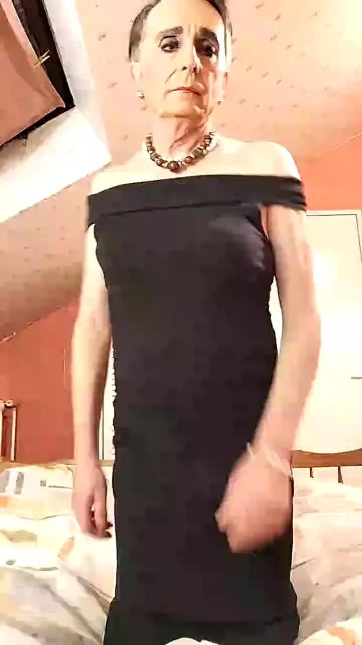 Keeviinhot on Cam4 