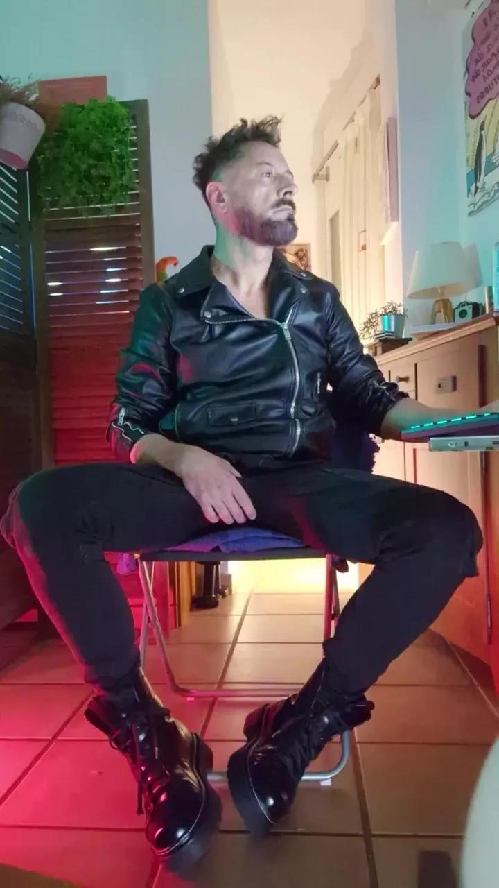 keliberoi on Cam4 