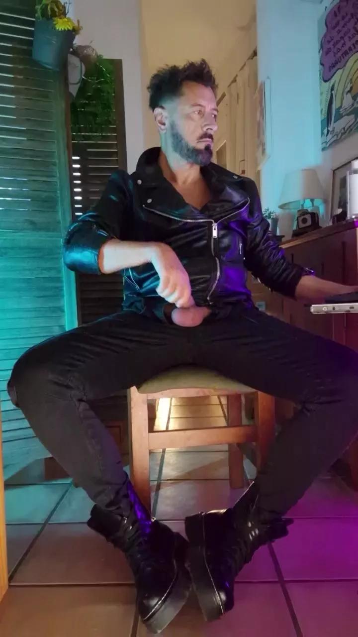 keliberoi on Cam4 