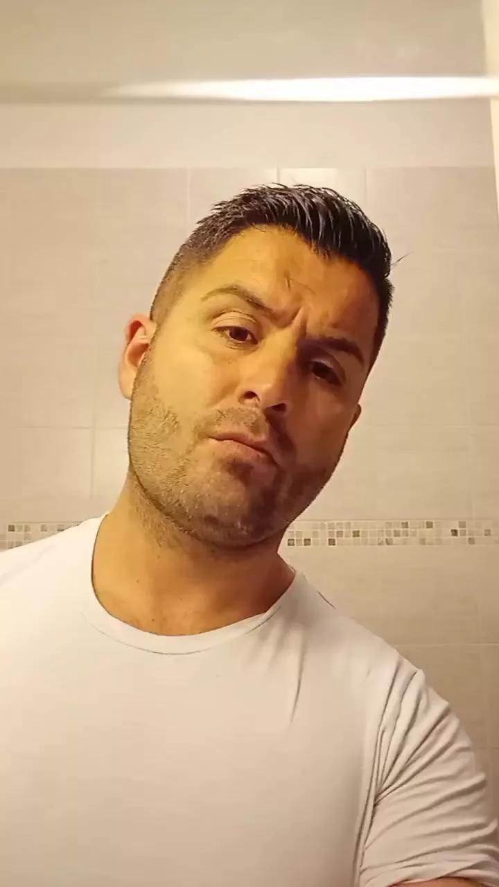 Kingbull1900 on Cam4 