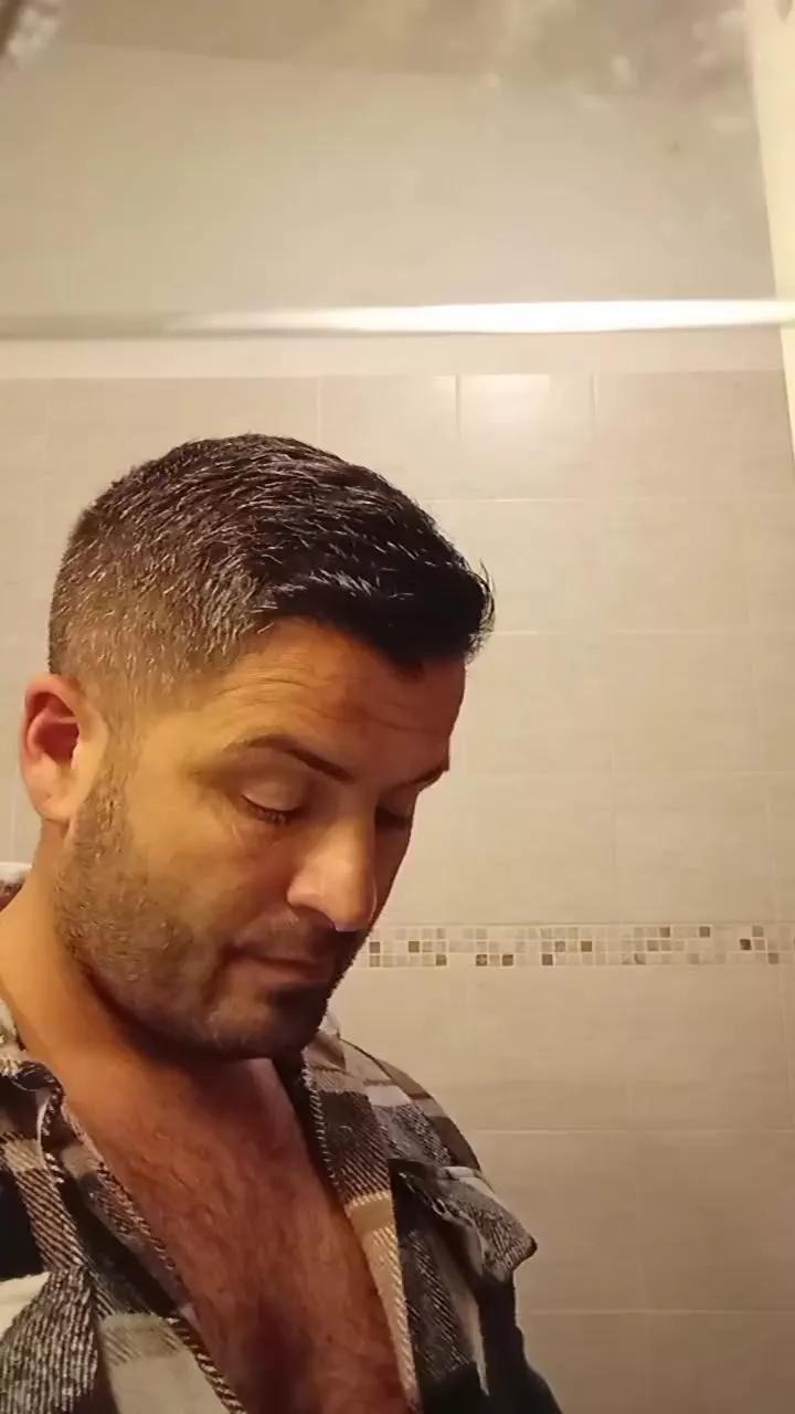 Kingbull1900 on Cam4 