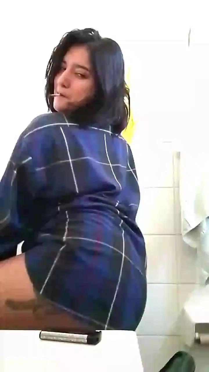 KreepyH0e_ on Cam4 