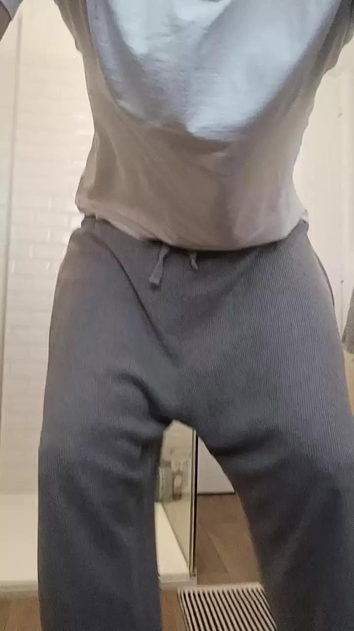 Leo_Hardyman on Cam4 