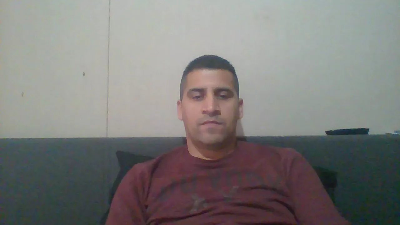 Offline LeoRoom on Cam4