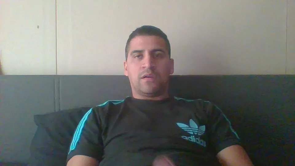 Offline LeoRoom on Cam4