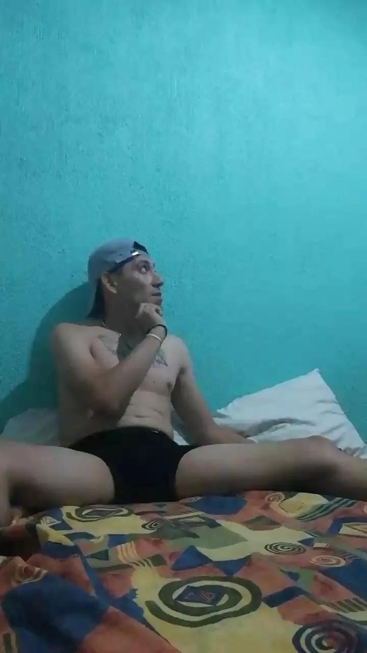 Lexo_huts3 on Cam4 