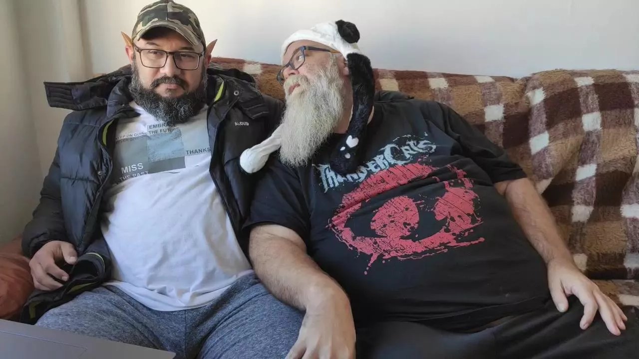 Offline Lito970 on Cam4