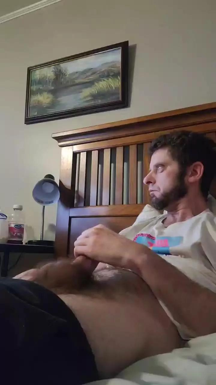 Lovegun23 on Cam4 