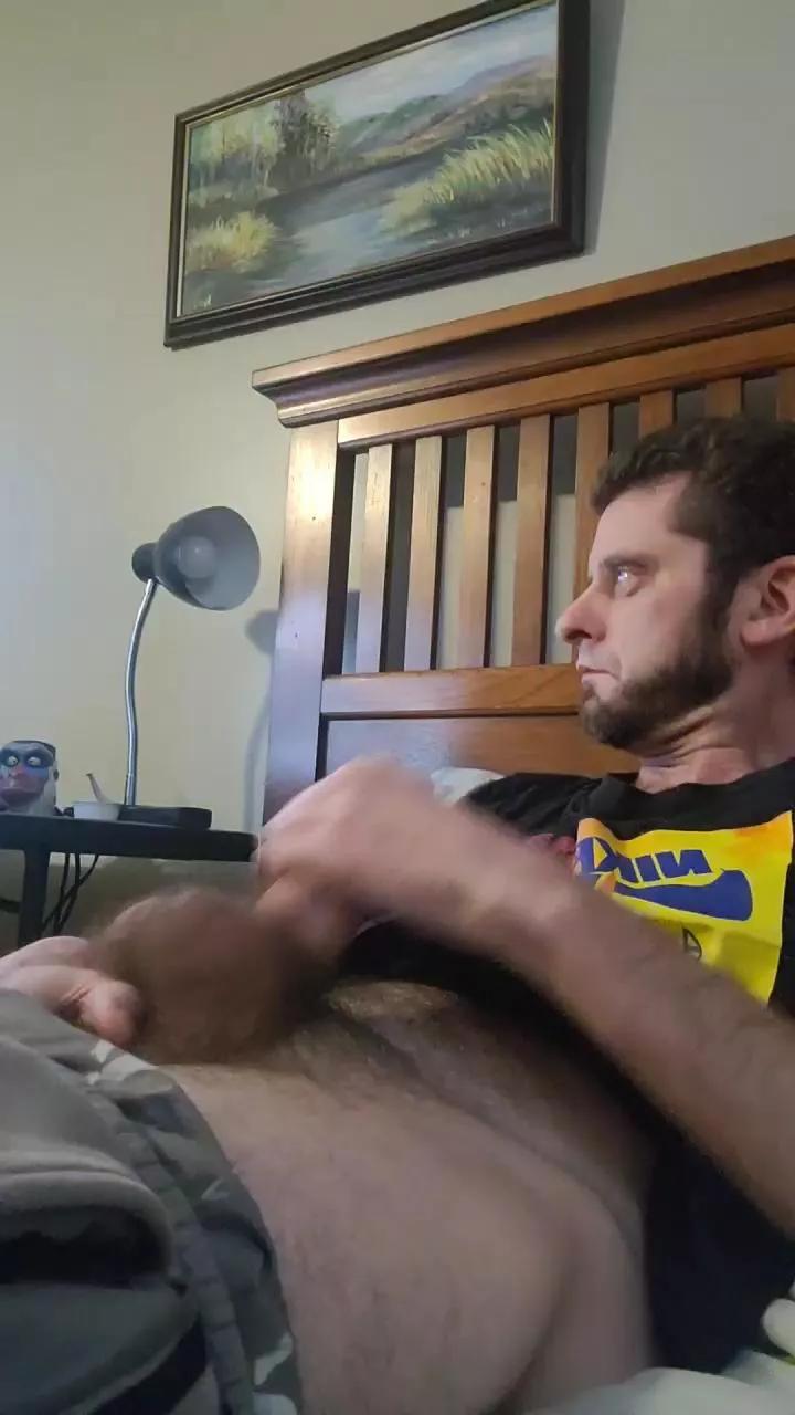 Lovegun23 on Cam4 