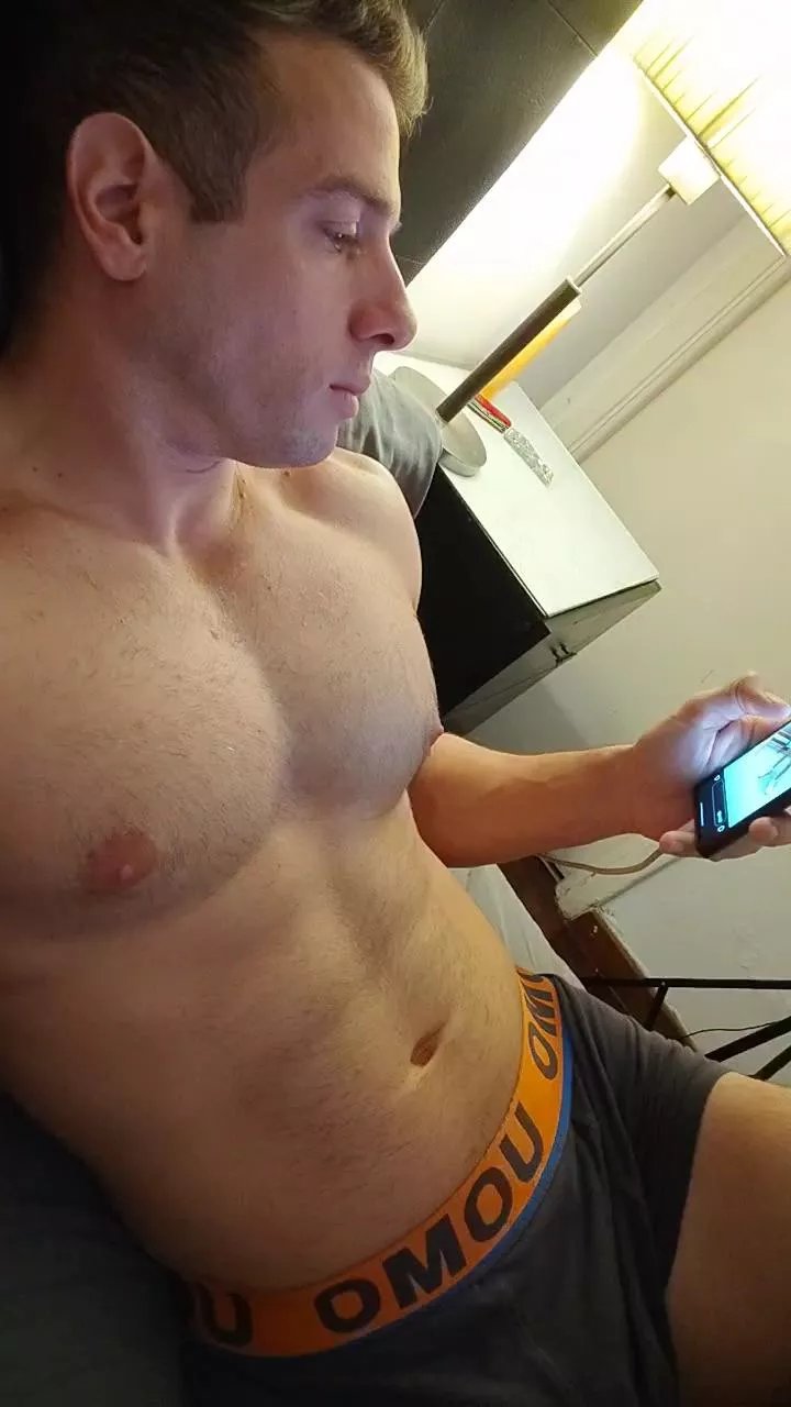 Offline Luca23millo90 on Cam4