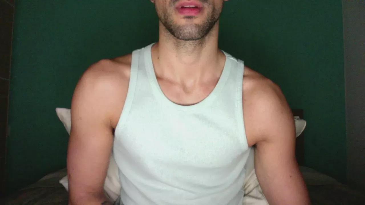 LucaCamIn on Cam4 