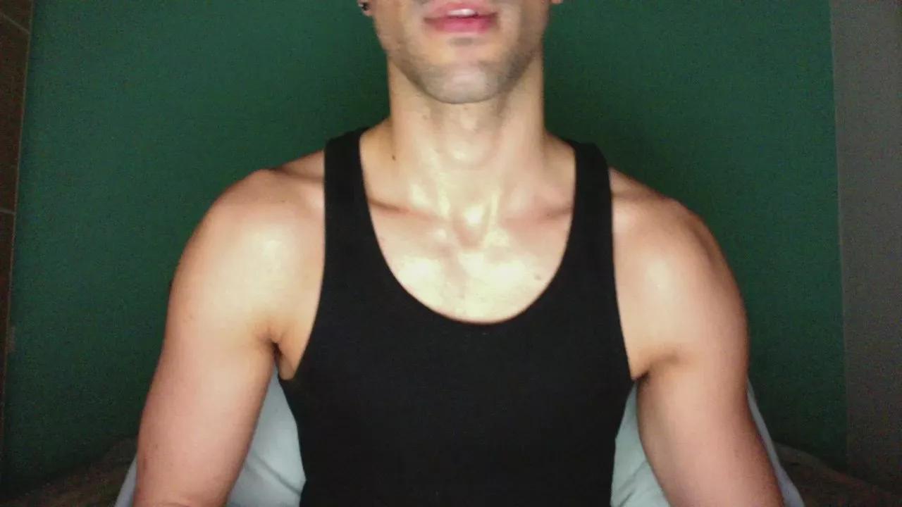 LucaCamIn on Cam4 