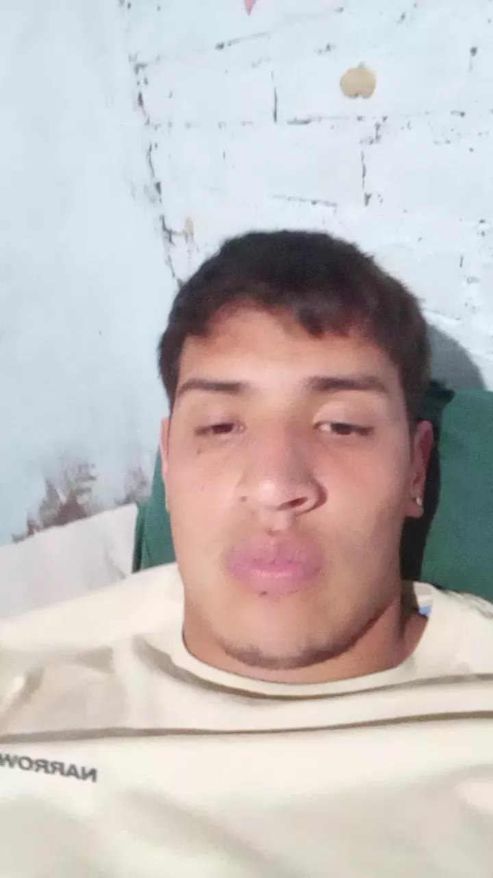 Offline luciano872 on Cam4