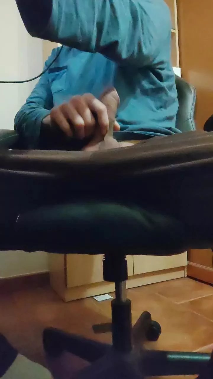 Offline Luiscamboy on Cam4