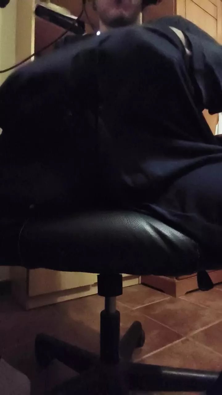 Offline Luiscamboy on Cam4