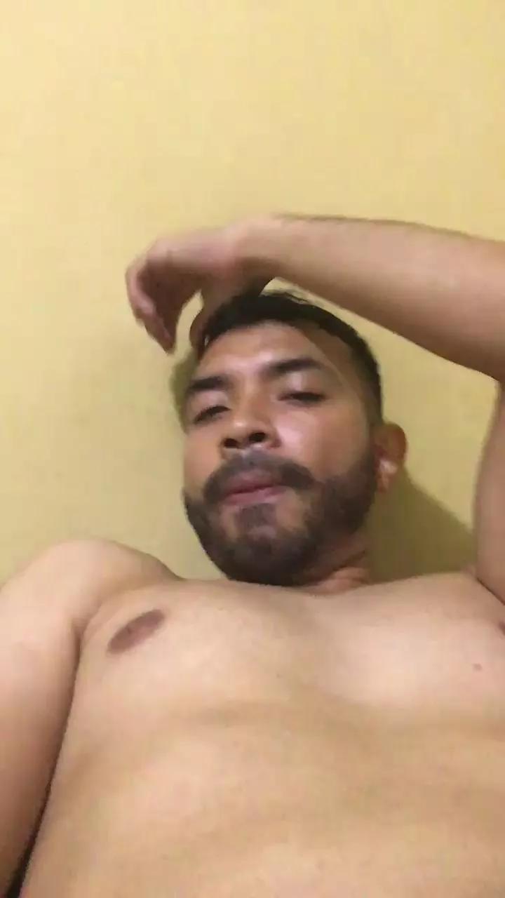 Luisfer98 on Cam4 