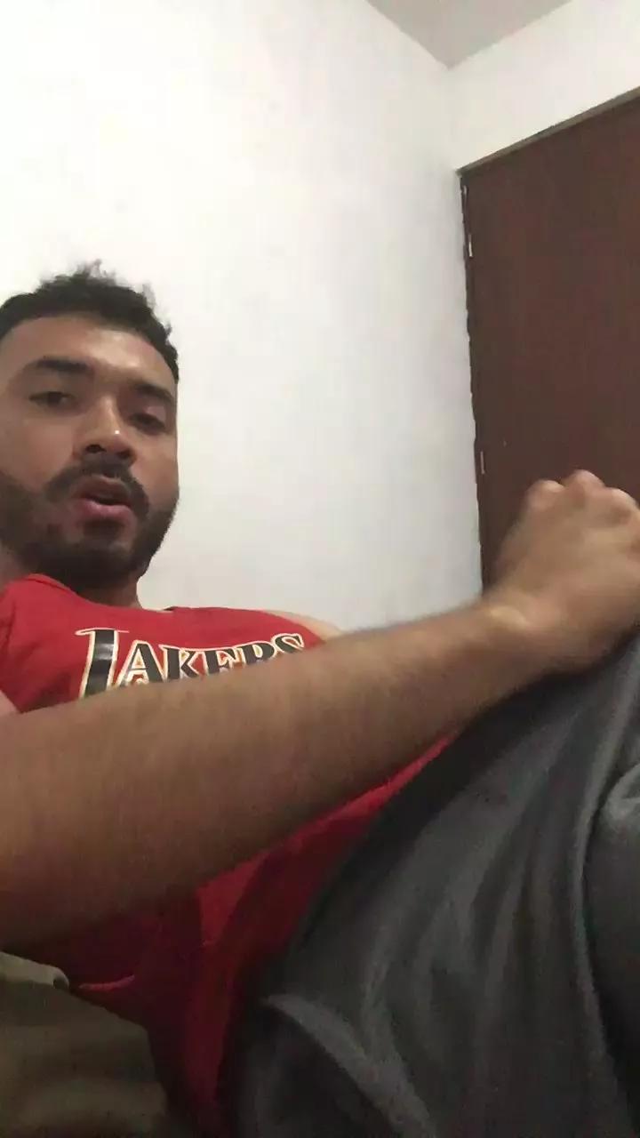 Luisfer98 on Cam4 