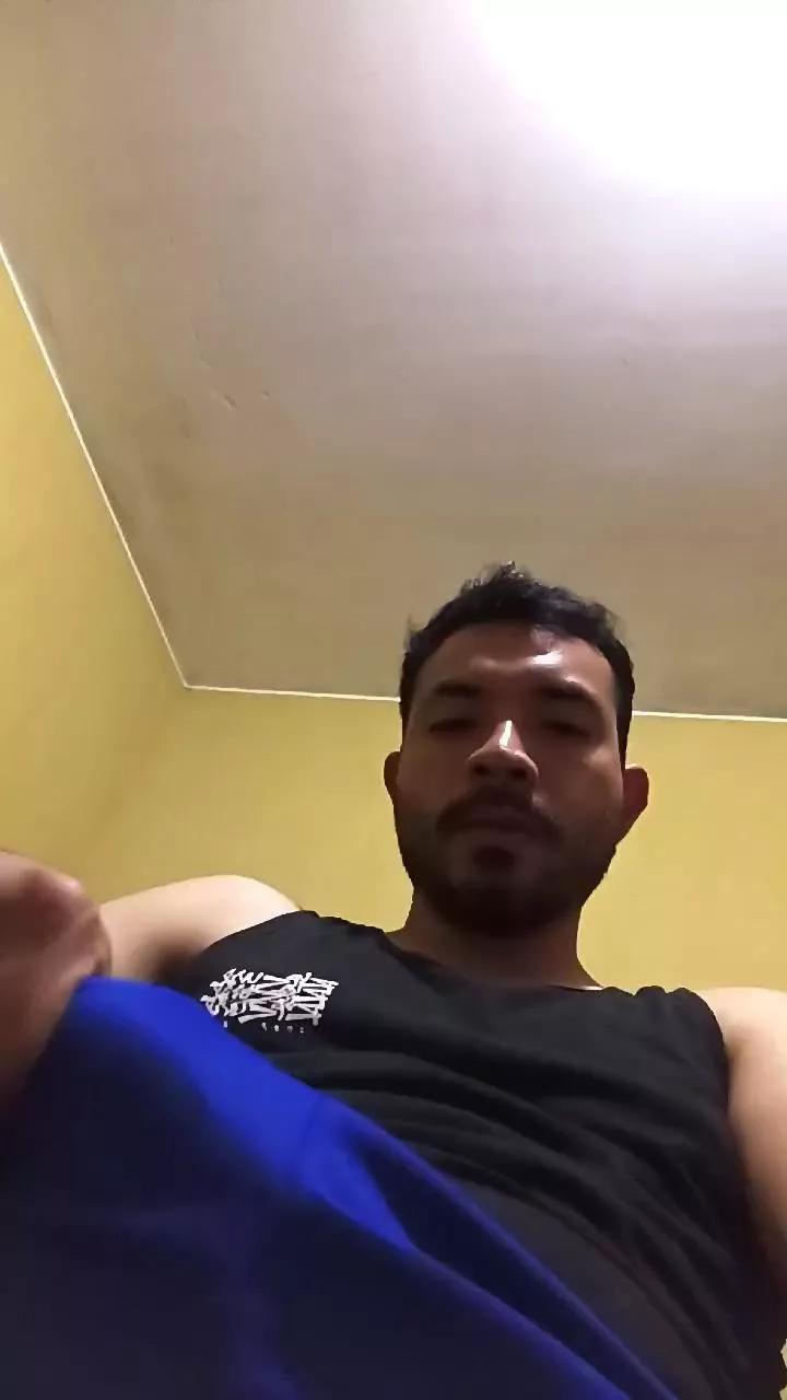 Luisfer98 on Cam4 