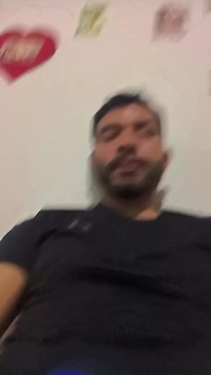 Luisfer98 on Cam4 