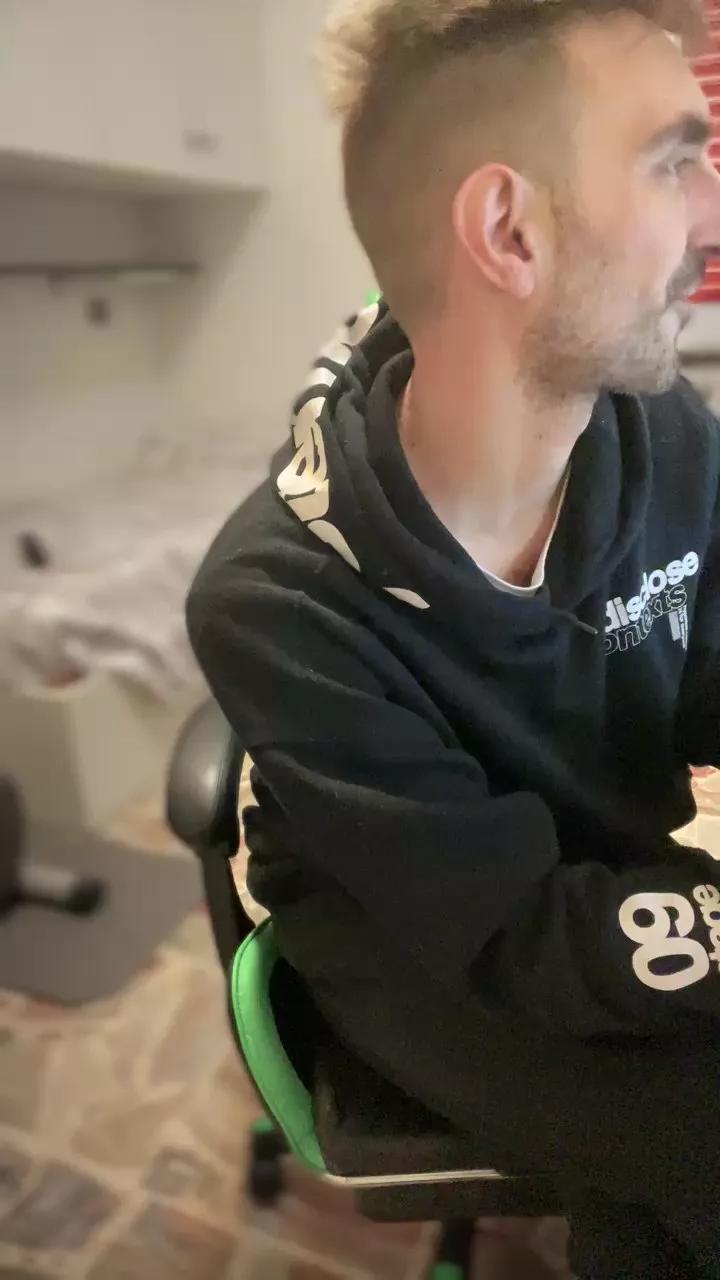 lunghibiondi on Cam4 