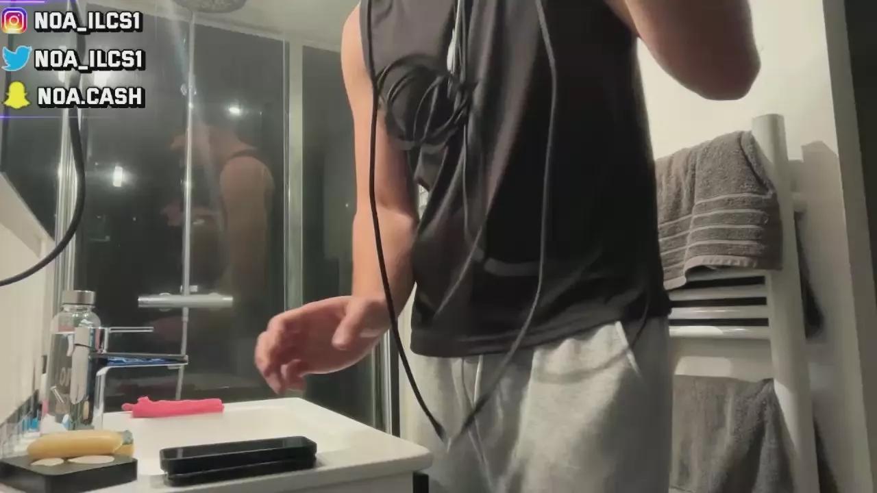 Ma1tre_noa on Cam4 