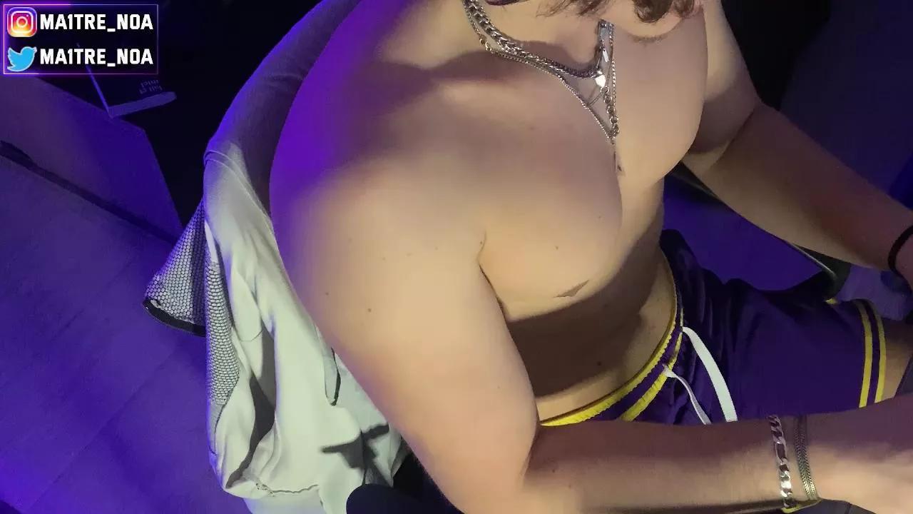 Ma1tre_noa on Cam4 