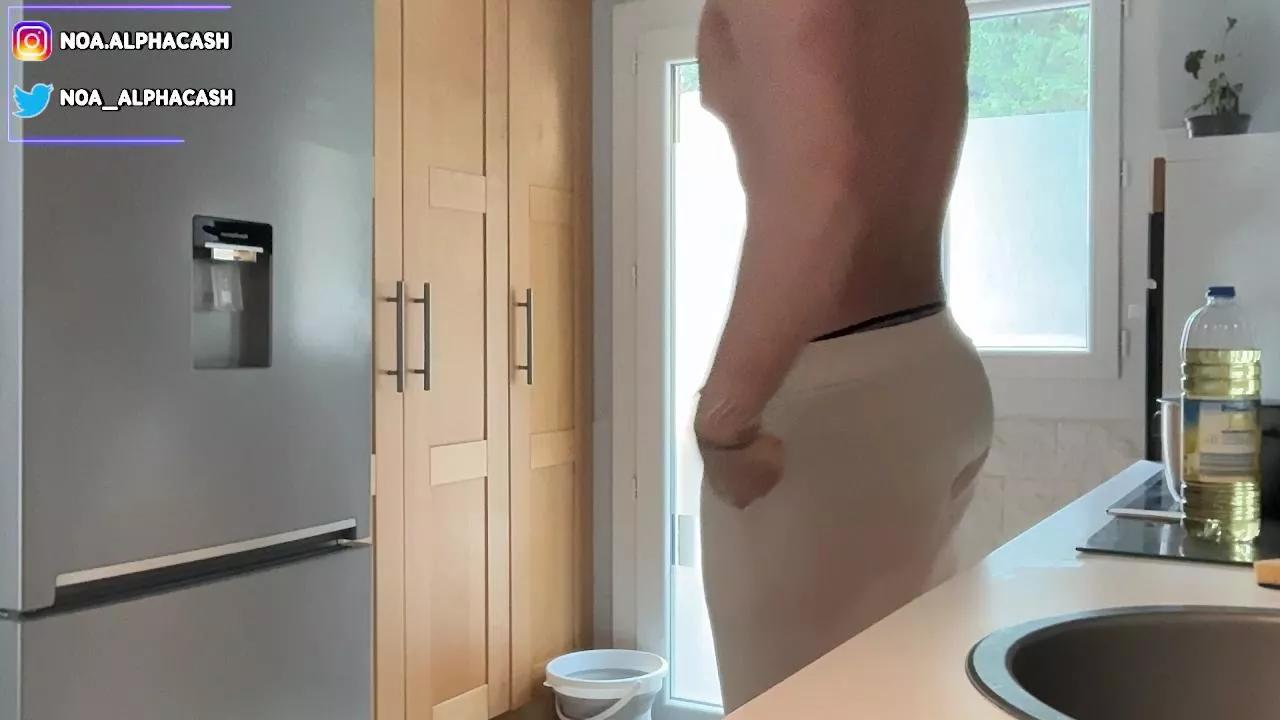 Ma1tre_noa on Cam4 