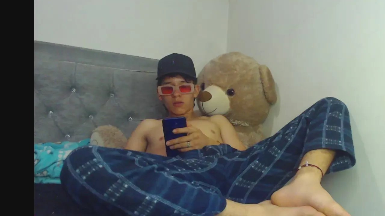 Offline Magig_axel on Cam4