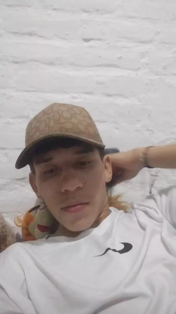 Offline Magig_axel on Cam4