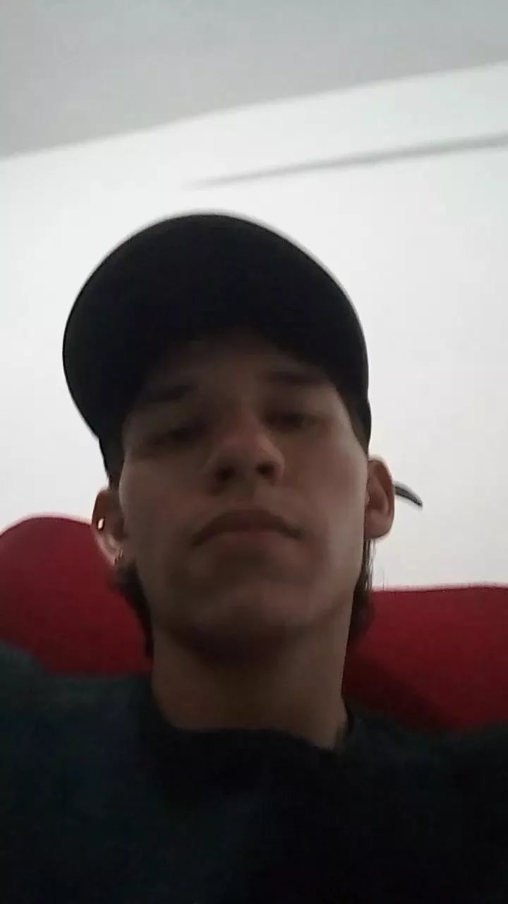 Offline Magig_axel on Cam4