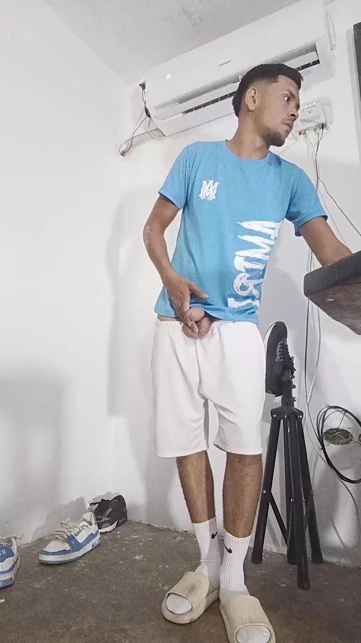 Master_nickboy2 on Cam4 