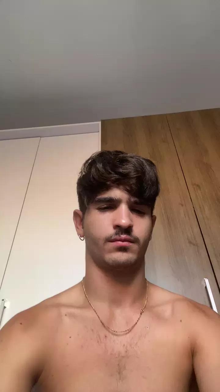 Mauriciobueno20 on Cam4 
