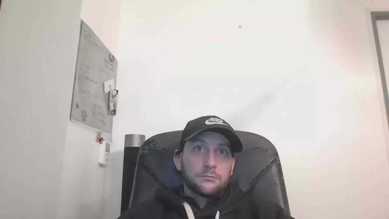 MikaMan69 on Cam4 