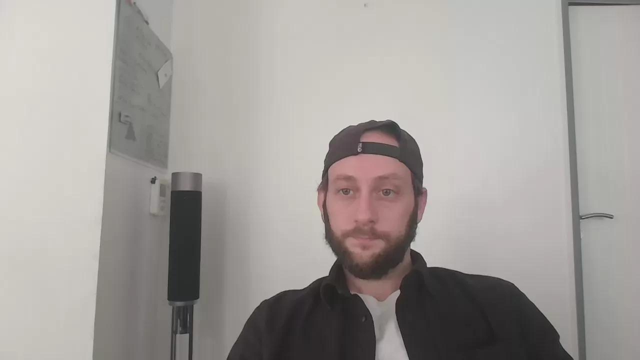 MikaMan69 on Cam4 