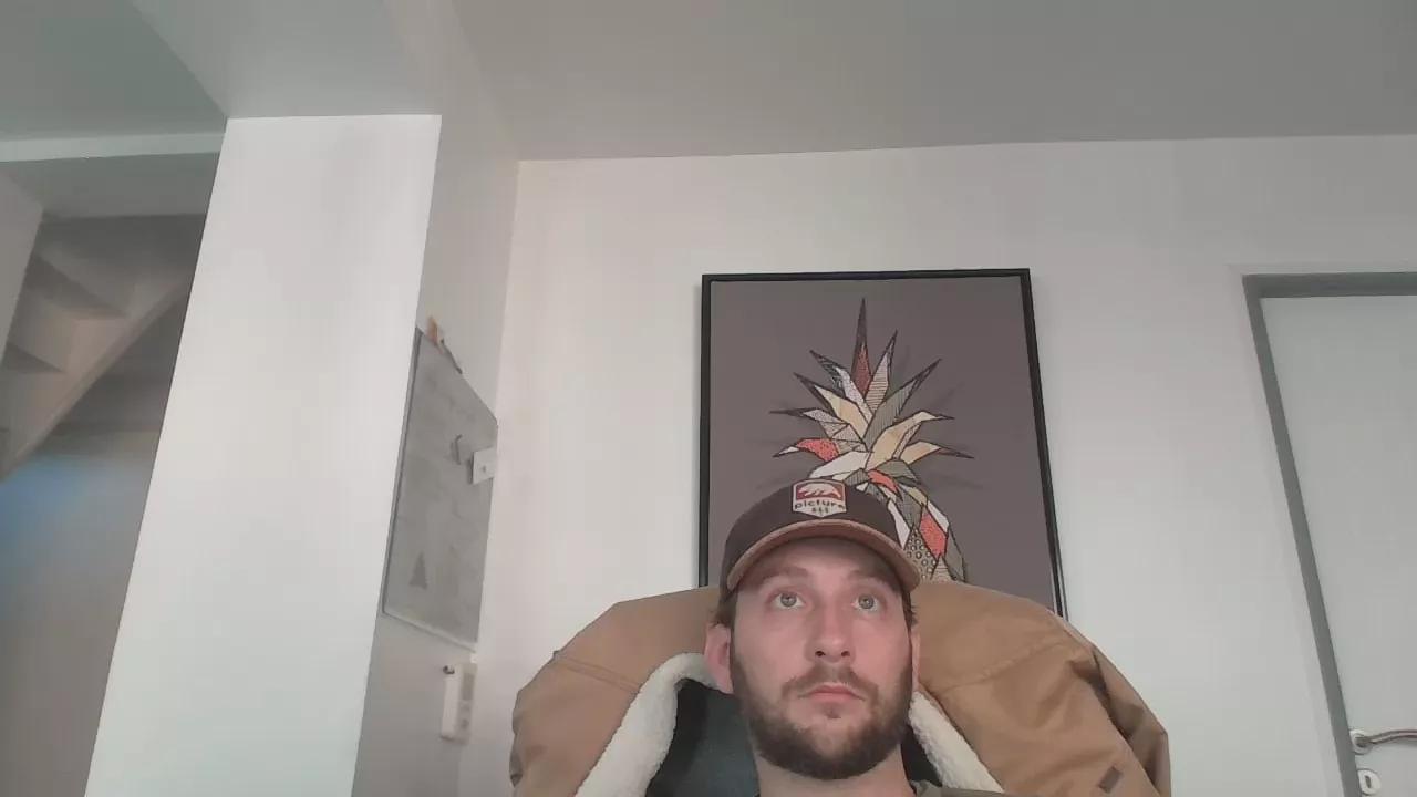 MikaMan69 on Cam4 