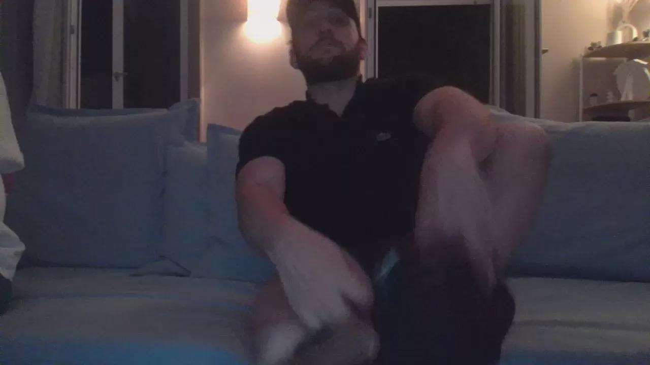 MikaMan69 on Cam4 