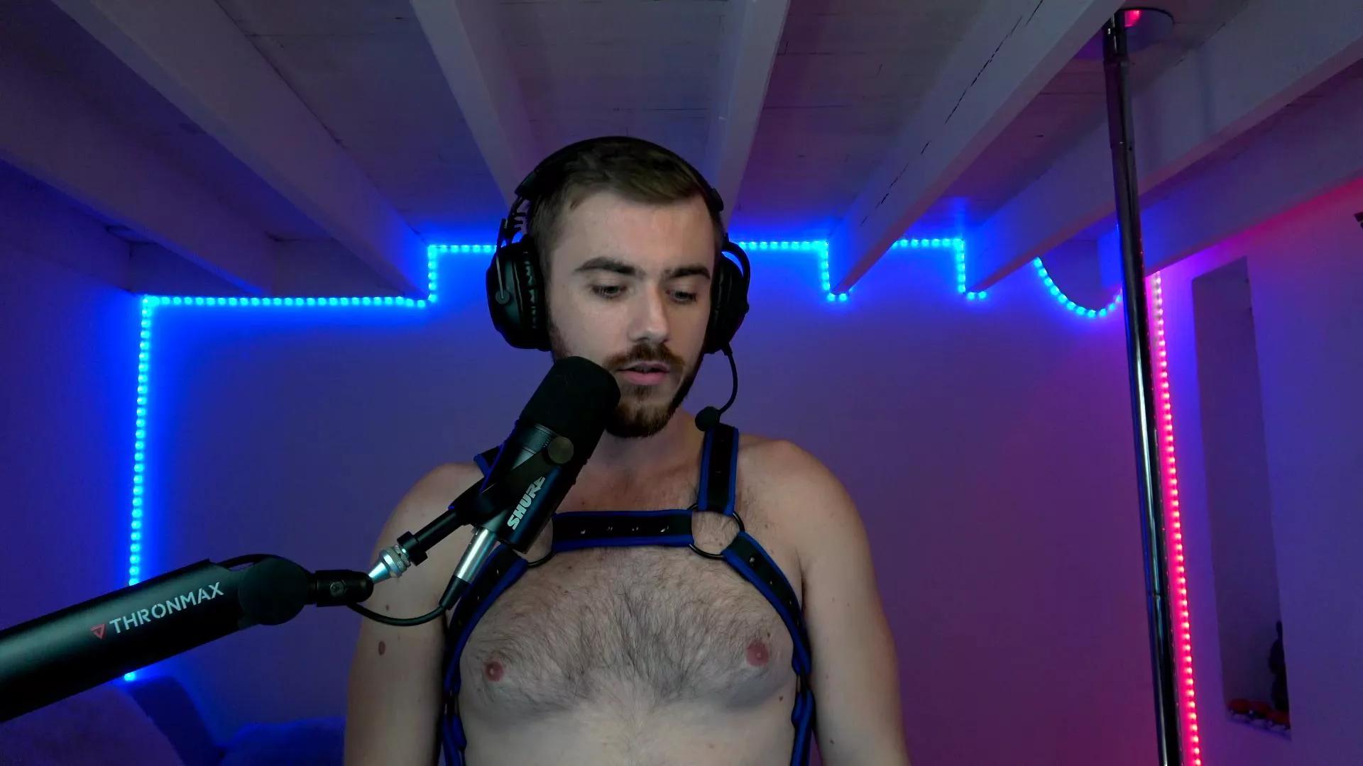 Mikev47 on Cam4 