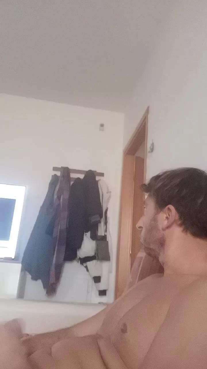 Mirko290180 on Cam4 