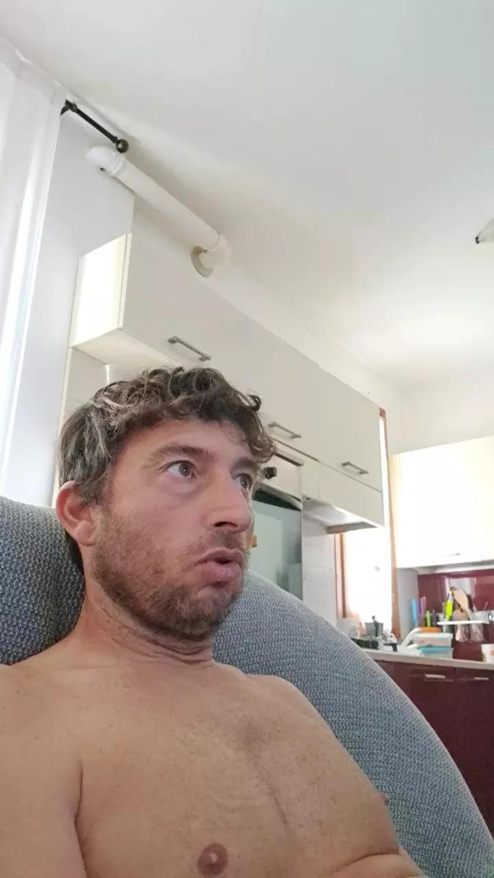Mirko290180 on Cam4 