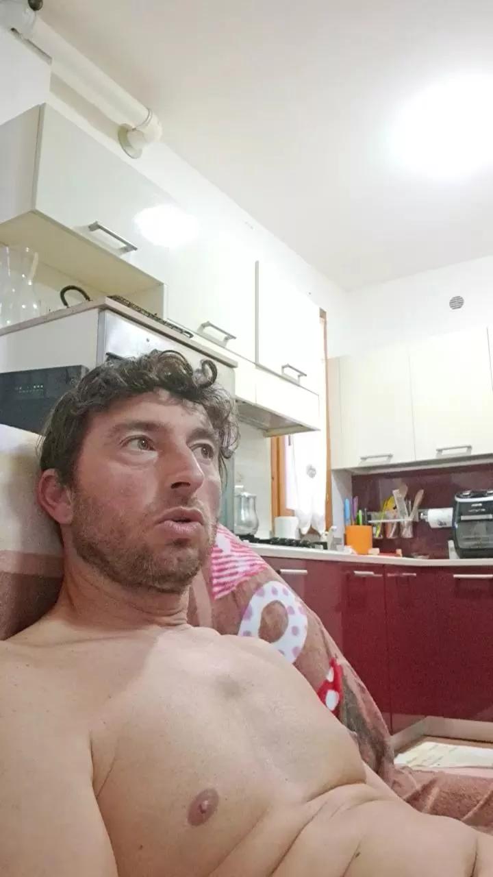 Mirko290180 on Cam4 