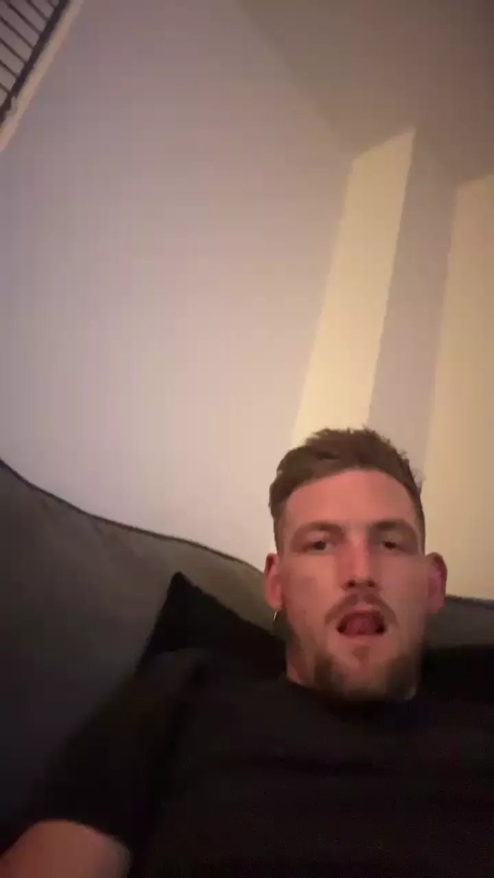 Offline Mlg2025 on Cam4