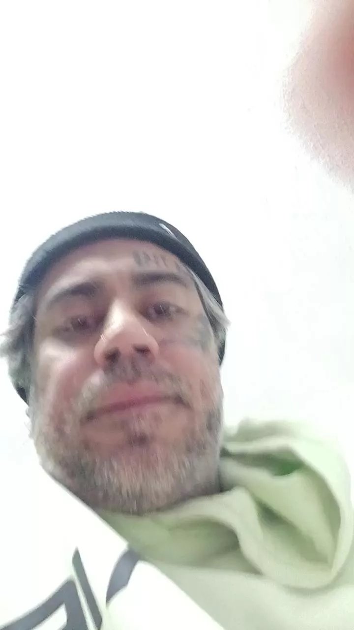 Offline mojhei on Cam4