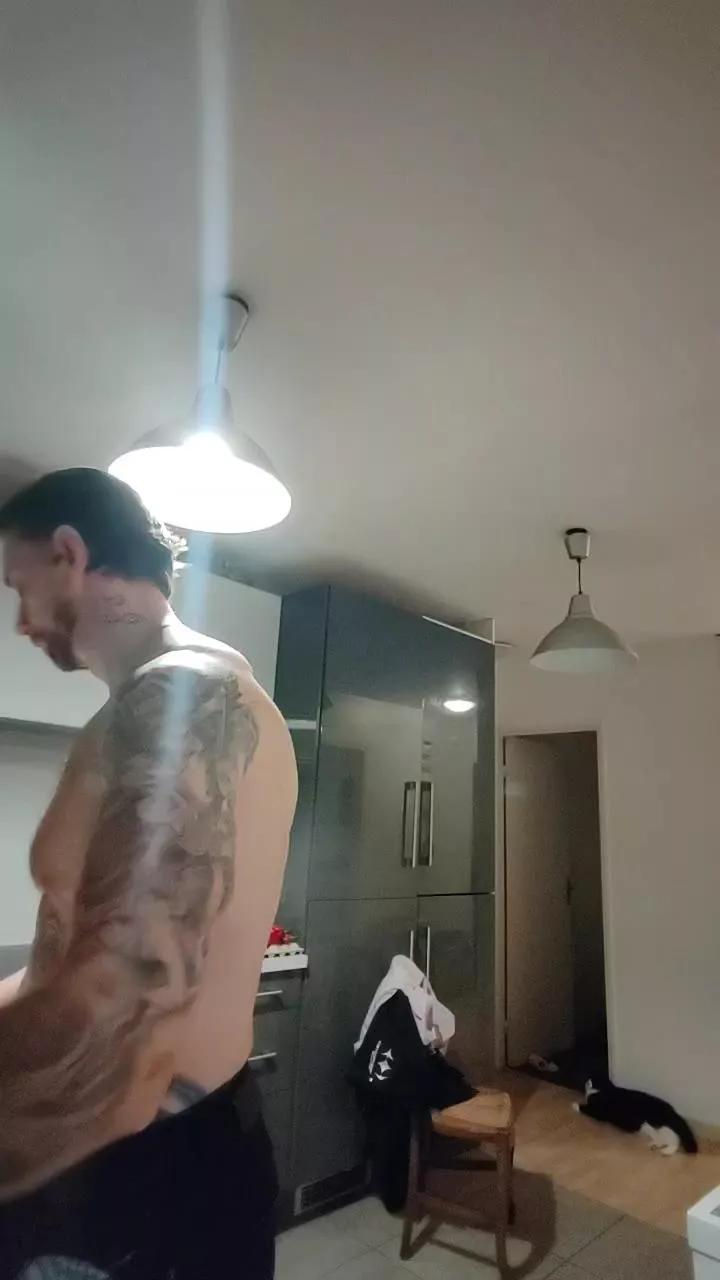 Neotrix33 on Cam4 