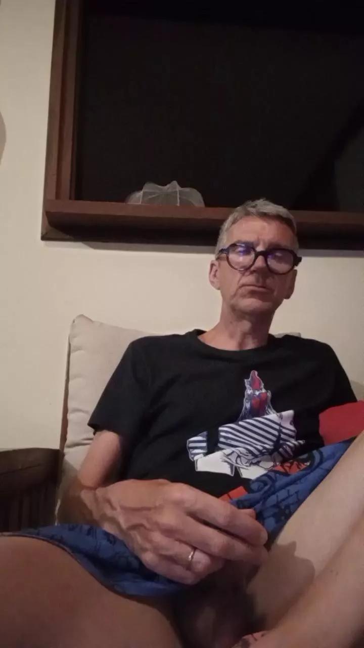 newcal32 on Cam4 