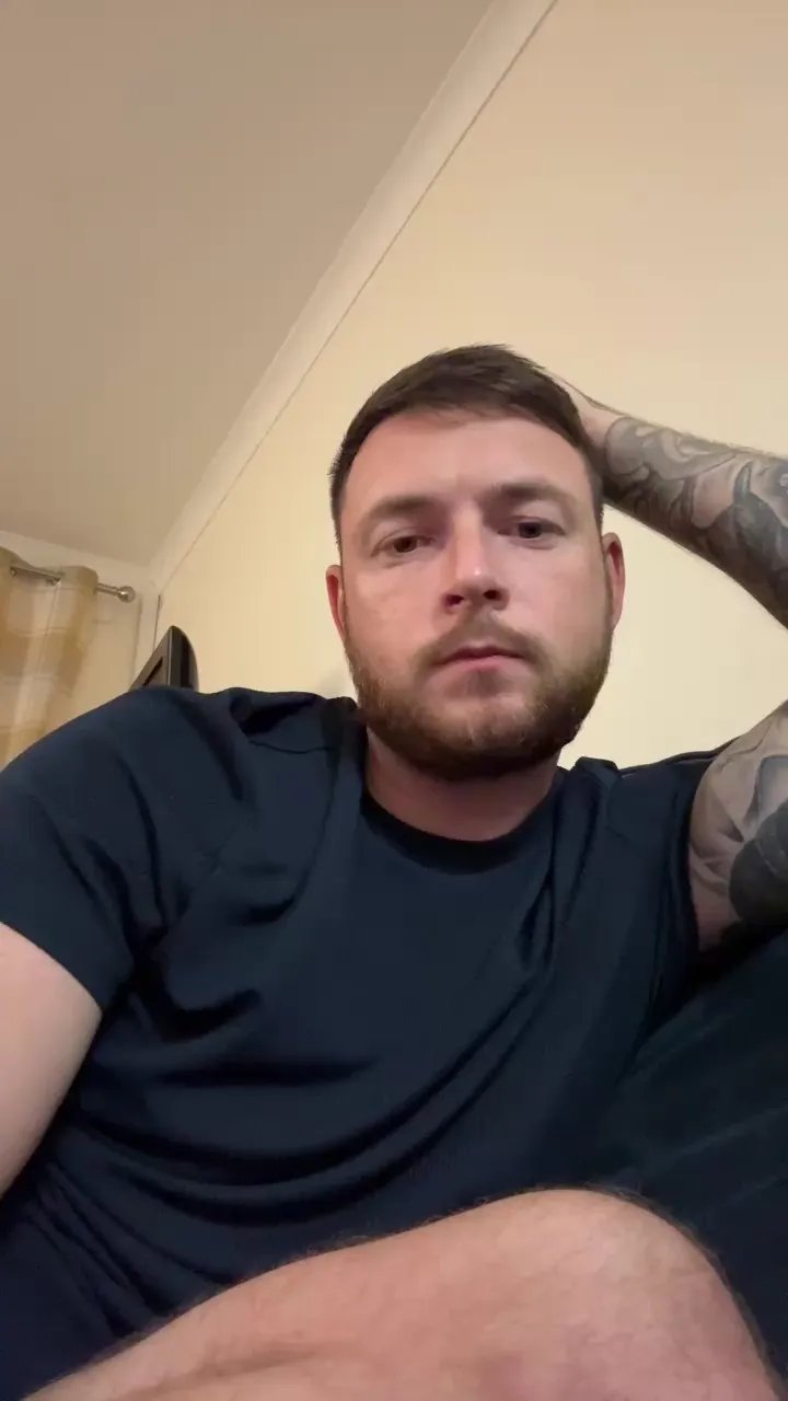 Offline Nicehardon3 on Cam4